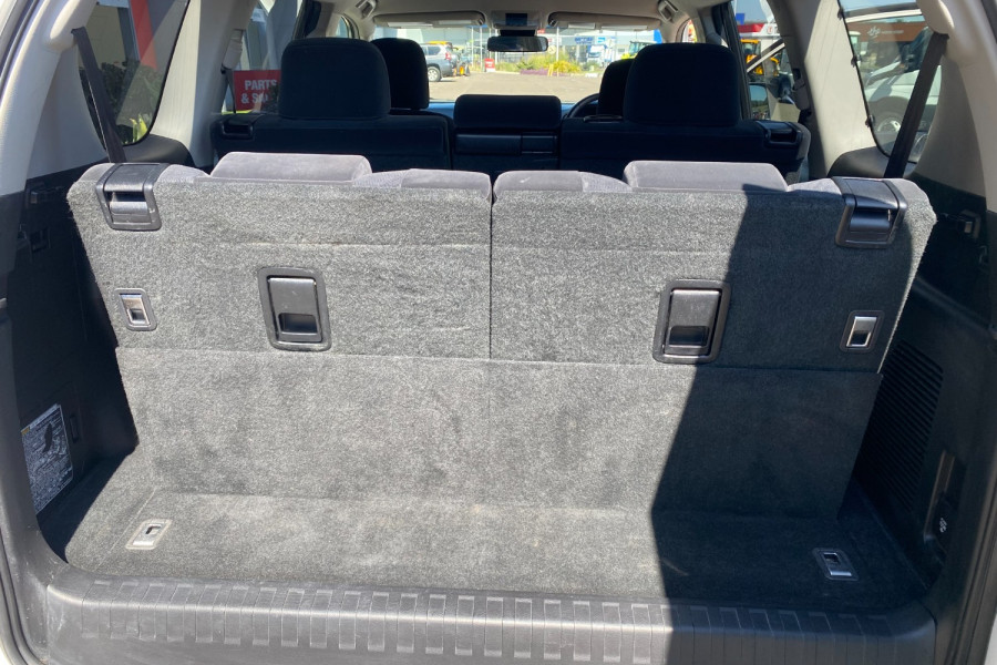 2018 Toyota LandCruiser Prado GDJ150R GXL SUV Image 16