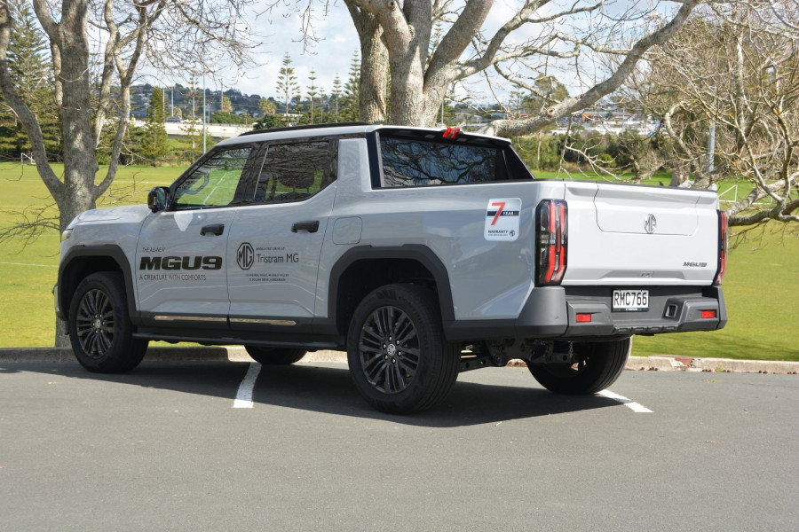 2025 MG U9 Explore Pro Ute Image 7