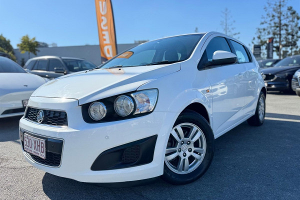 2015 Holden Barina TM CD Hatch Image 2