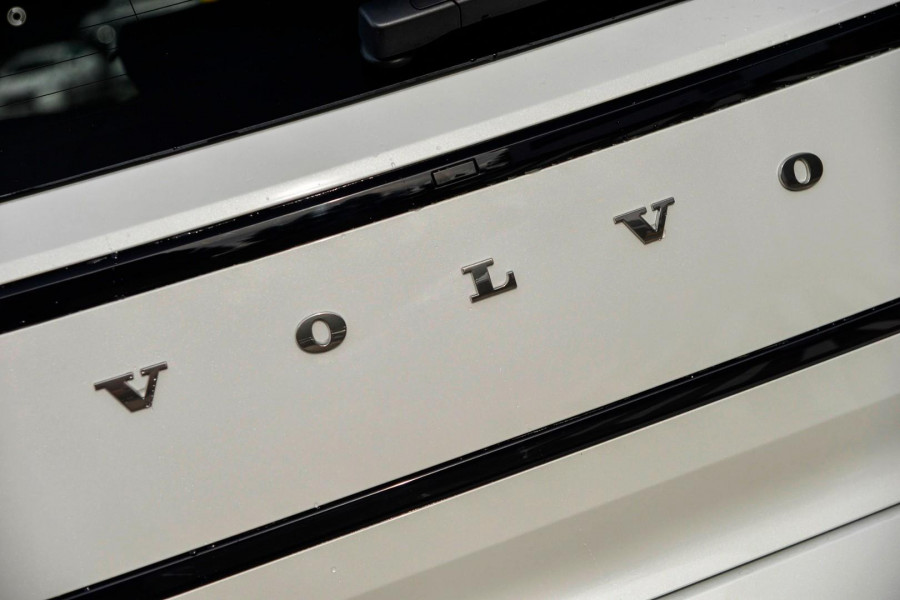 2024 MY25 Volvo EX30  Single Motor Extended Range Ultra SUV Image 12
