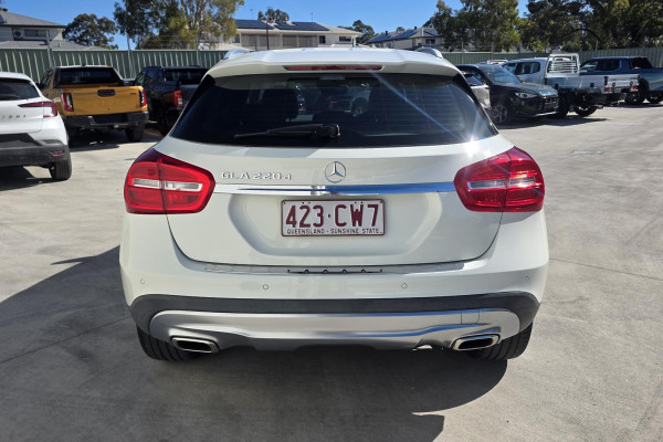 2017 Mercedes-Benz GLA-Class X156 GLA220 d SUV Image 4