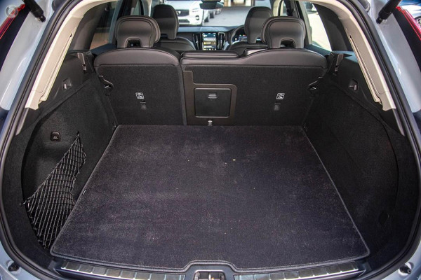 2024 MY25 Volvo XC60  Ultra B5 Bright SUV Image 2