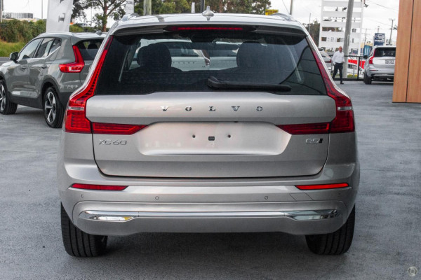 2024 MY25 Volvo XC60  Ultra B5 Bright SUV Image 3