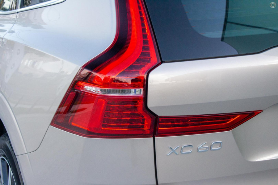 2024 MY25 Volvo XC60  Ultra B5 Bright SUV Image 7