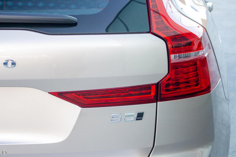 2024 MY25 Volvo XC60  Ultra B5 Bright SUV Image 8