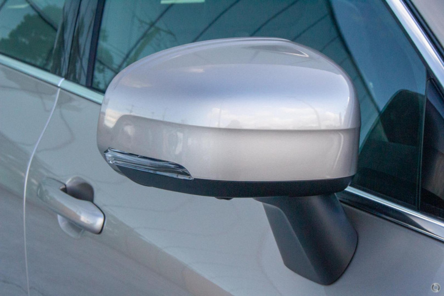 2024 MY25 Volvo XC60  Ultra B5 Bright SUV Image 9
