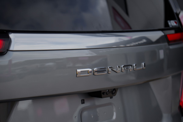 2025 GMC Yukon  Denali Wagon Image 10