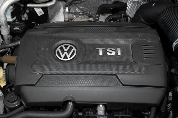 2018 Volkswagen Tiguan 5N R-Line SUV Image 16