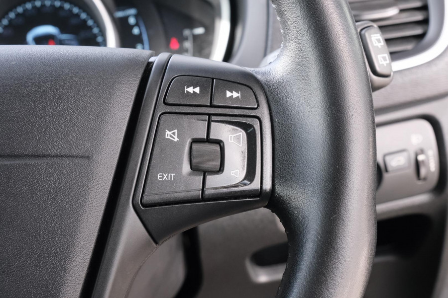 2015 MY16 Volvo V40 M Series T3 Kinetic Hatch Image 15