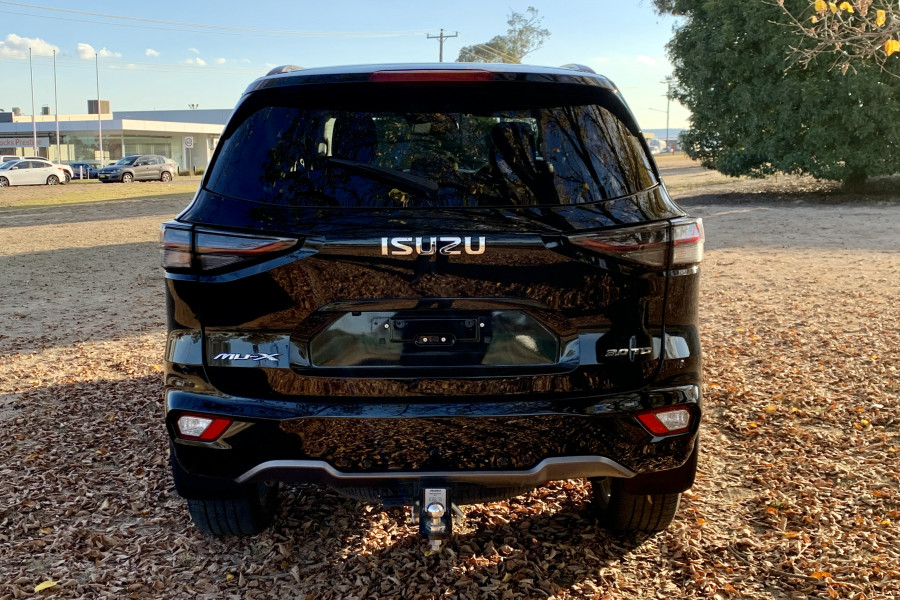 2023 Isuzu MU-X RJ LS-T SUV Image 6