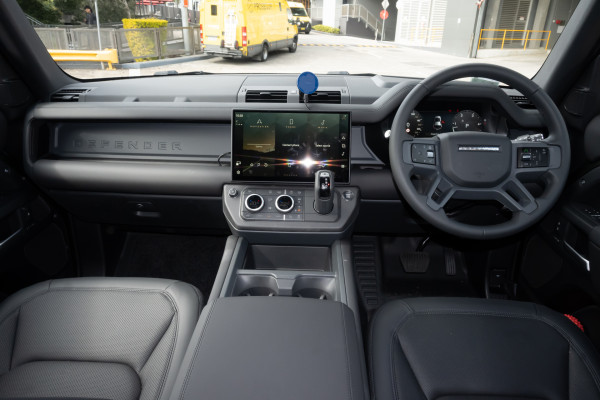 2026 Land Rover Defender L663 110 D350 X-Dynamic SE SUV image 9