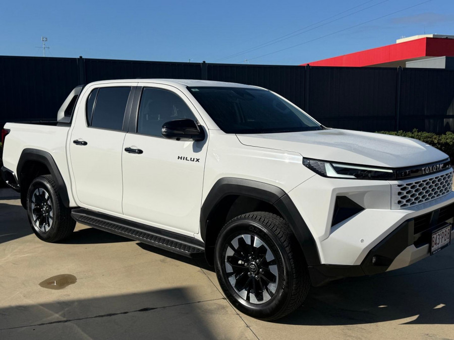 2025 Toyota HiLux GUN126R SR5 48V Ute Image 9