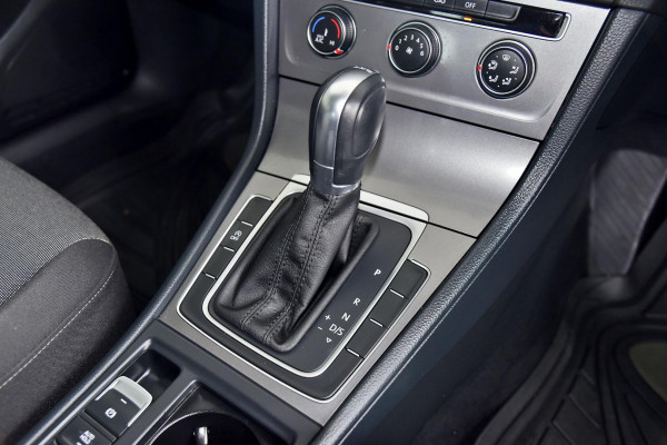 2015 MY16 Volkswagen Golf 7 92TSI Hatch Image 14
