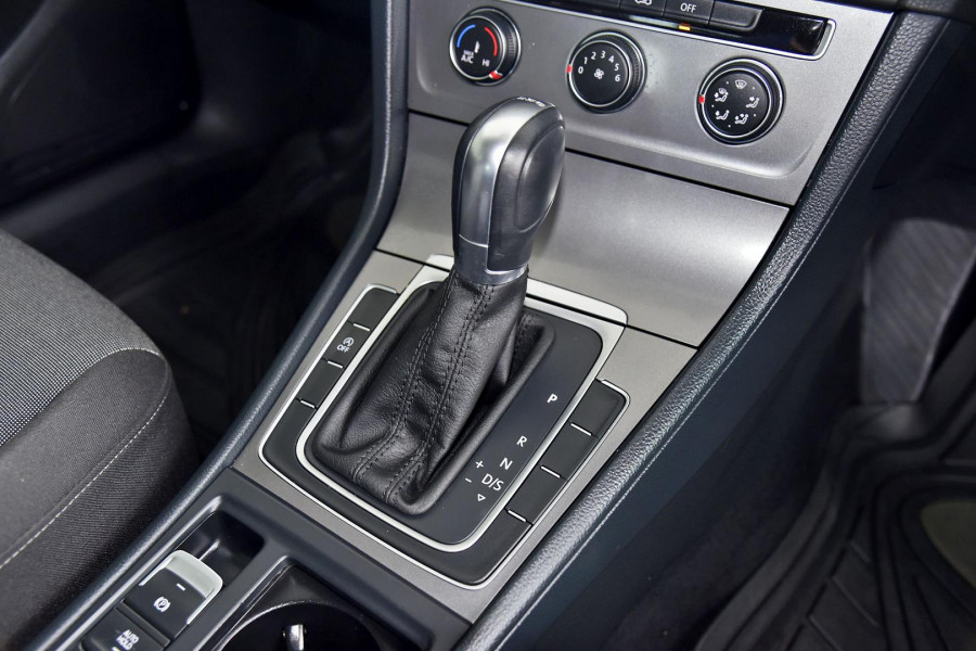 2015 MY16 Volkswagen Golf 7 92TSI Hatch Image 14