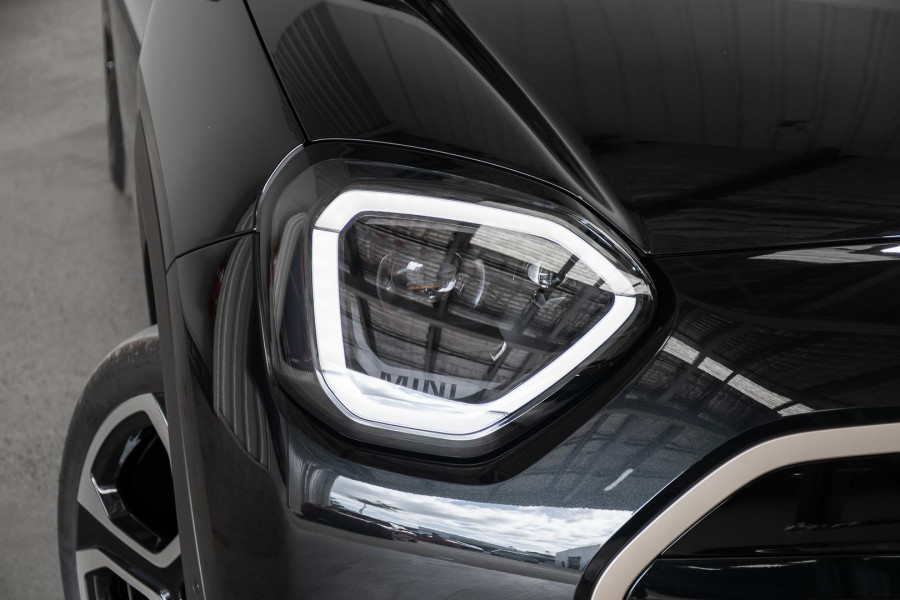 2026 MINI Aceman J05 SE Favoured Hatch