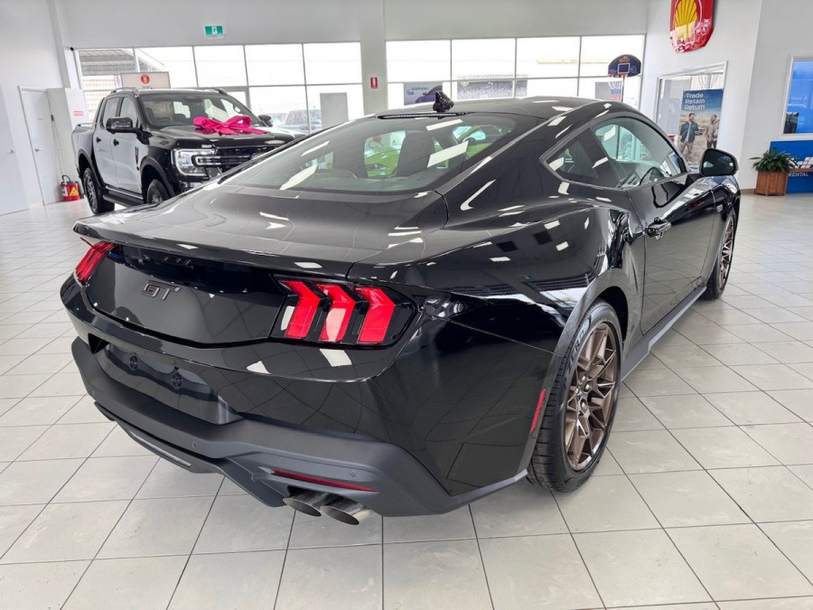 2025 Ford Mustang FO GT Hatch Image 9