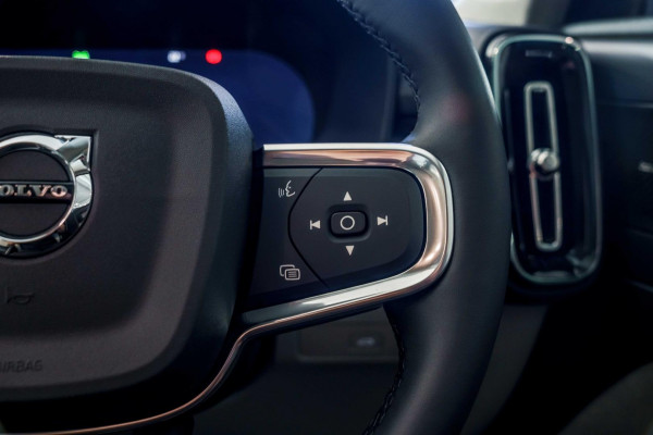 2026 Volvo XC40 XZ Ultra B4 Bright SUV Image 18