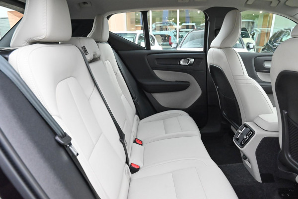 2024 MY25 Volvo XC40 XZ Ultra B4 Bright SUV Image 12