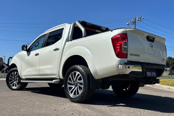 2019 Nissan Navara D23 Series 3 ST-X King Cab Pickup Image 3