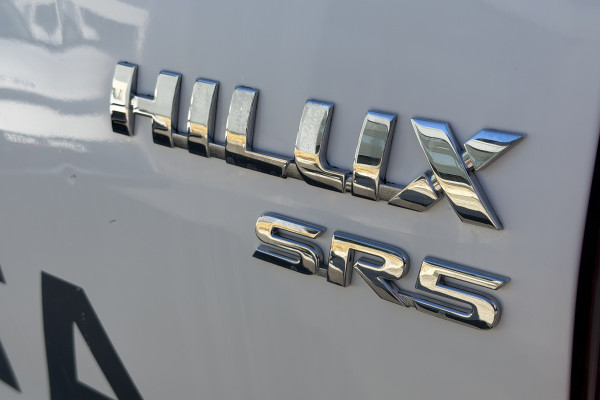 2017 Toyota HiLux  SR5 Double Cab Pick Up Image 8