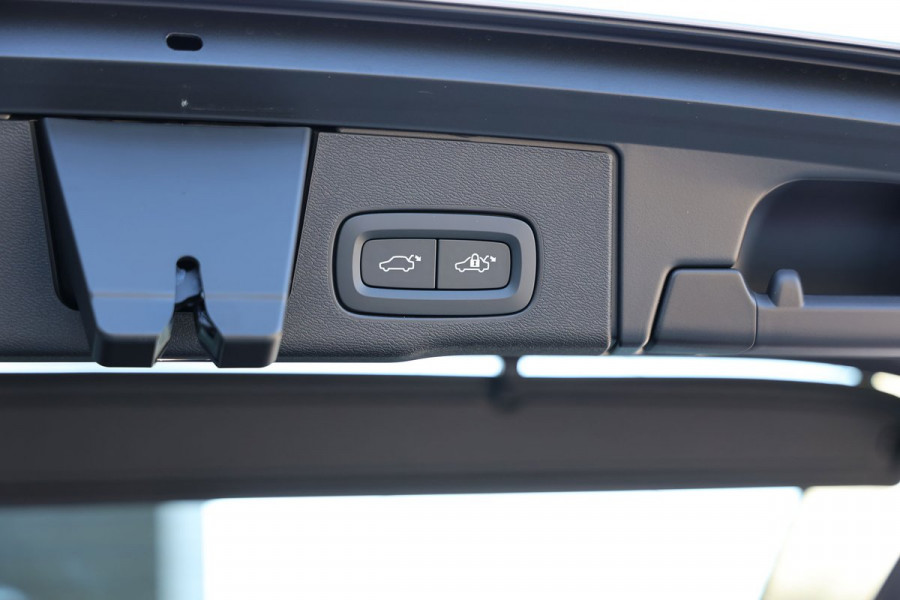 2026 Volvo XC60 UZ Ultra B5 Dark SUV Image 36