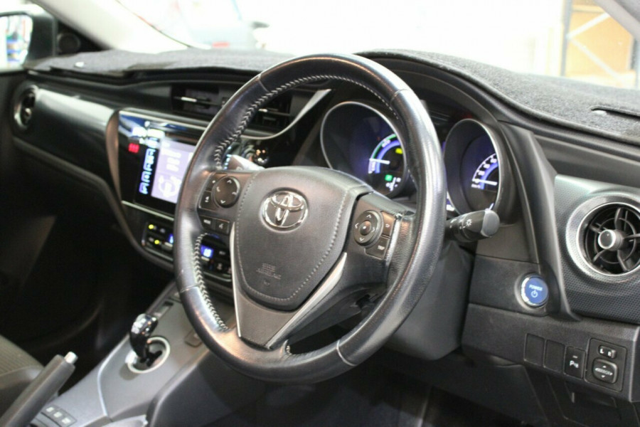 2016 Toyota Corolla ZWE186R Hybrid Hatch Image 24