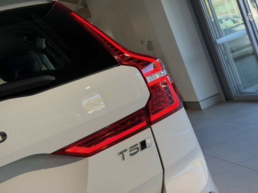 2021 Volvo XC60 UZ T5 Momentum SUV Image 7