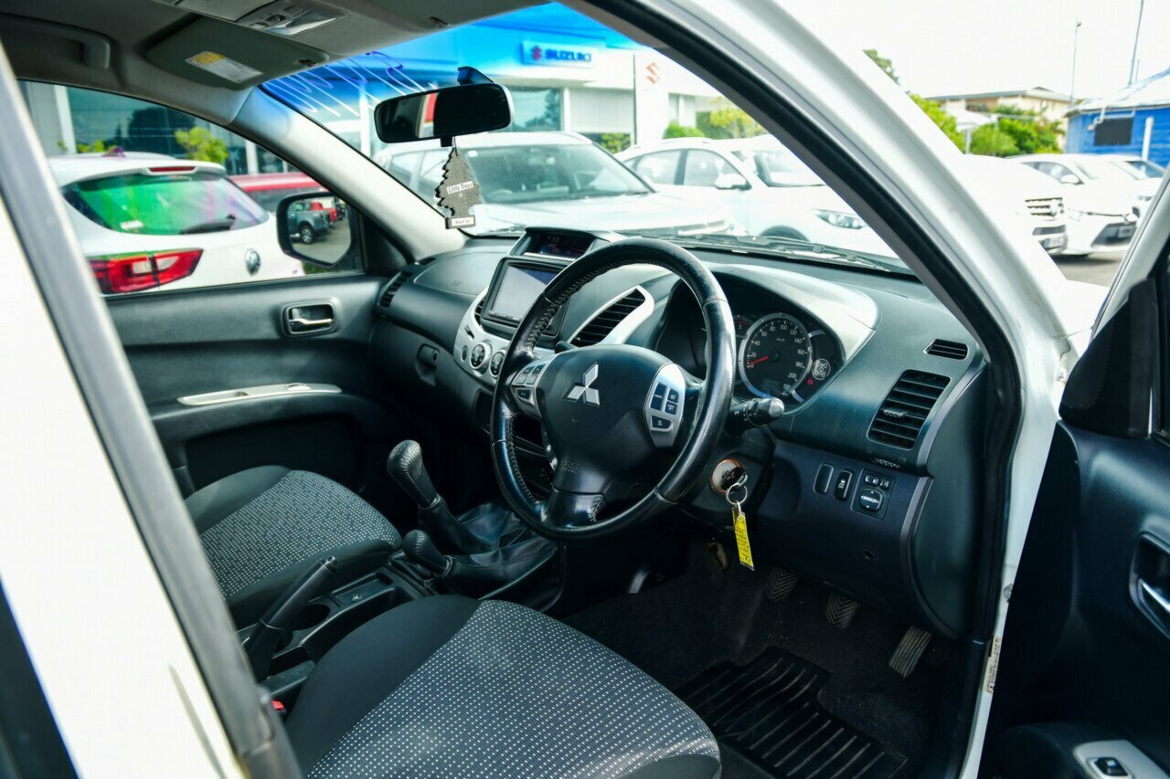 2015 Mitsubishi Triton MN MY15 GLX Double Cab Ute Image 14