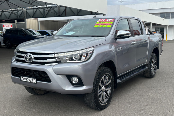2017 Toyota HiLux  SR5 Extra Cab Pick Up