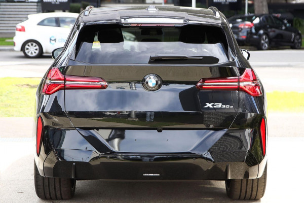2026 BMW X3 G45 30e xDrive SUV image 4