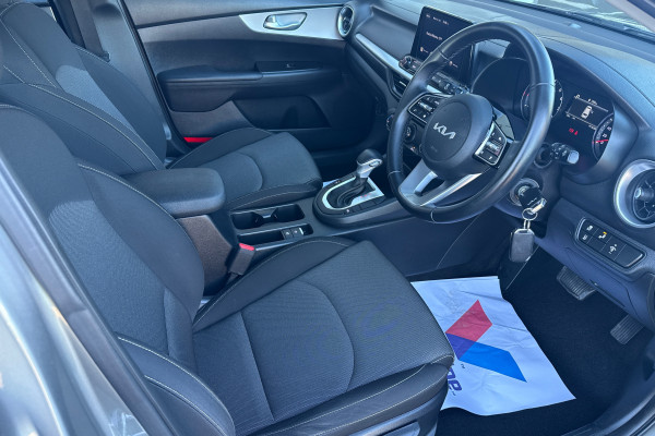 2022 Kia Cerato BD S Hatch Image 14