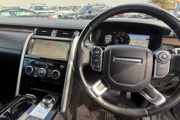 2018 Land Rover Discovery Series 5 HSE Luxury SUV Image 19