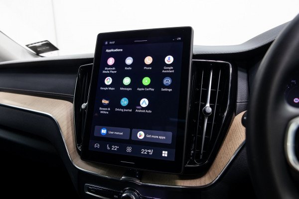 2025 Volvo XC60 UZ B5 Ultra Dark 2L Petrol AWD SUV Image 15