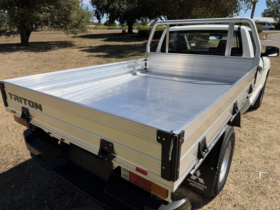 2026 Mitsubishi Triton MV  GLX Cab Chassis Image 9