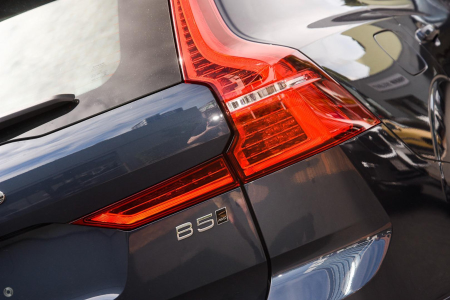 2024 MY25 Volvo XC60  Ultra B5 Bright SUV Image 8