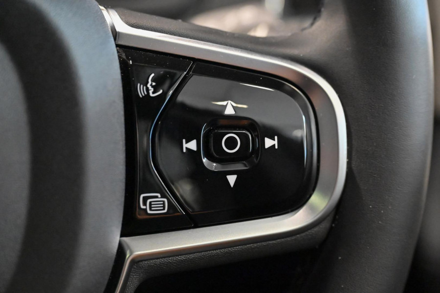 2024 MY25 Volvo XC90  Ultra T8 Plug-In Hybrid SUV Image 17