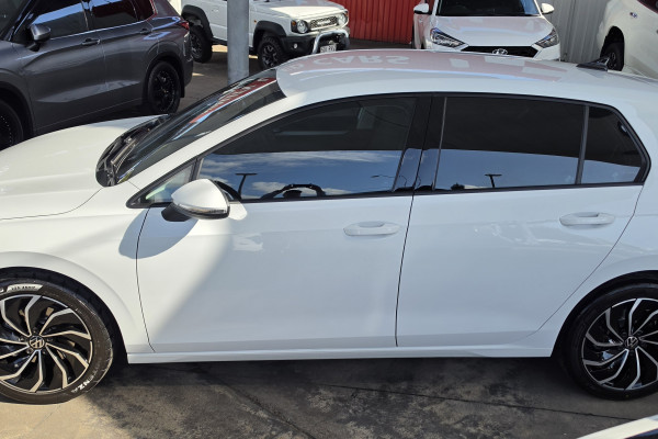 2023 Volkswagen Golf 8 110TSI Life Hatch Image 4