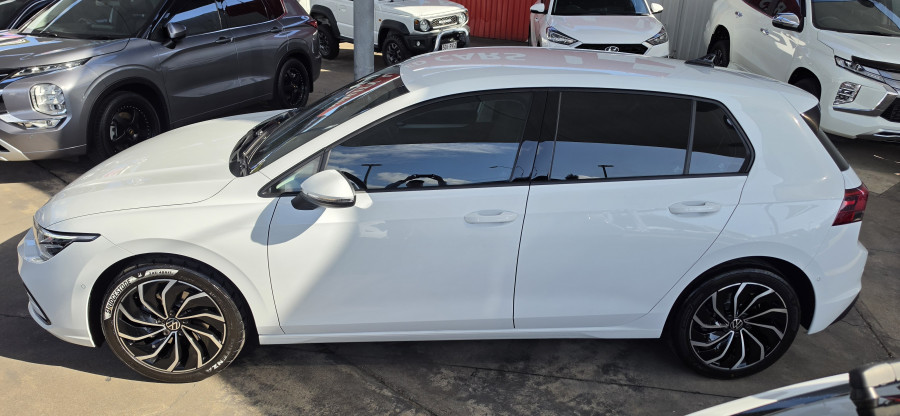 2023 Volkswagen Golf 8 110TSI Life Hatch Image 4