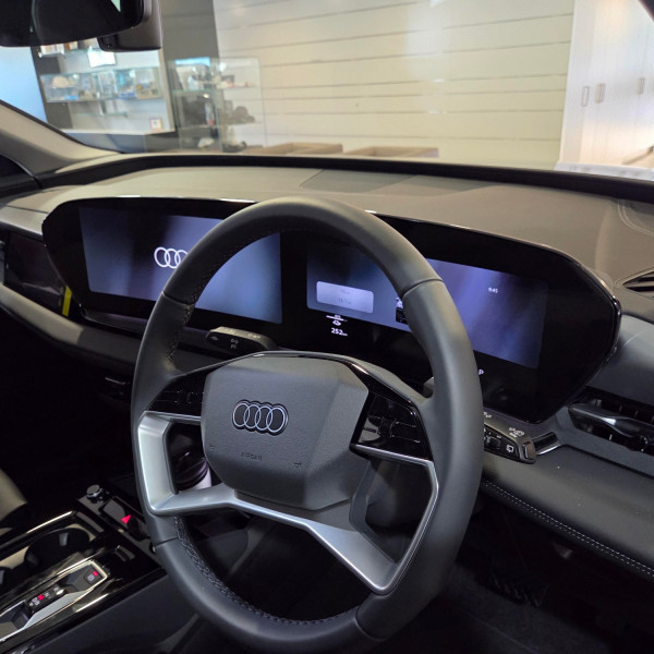 2026 Audi Q6 e-tron SUV image 14