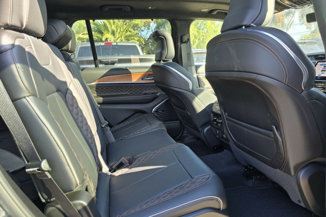 2022 MY23 Jeep Grand Cherokee WL Summit Reserve SUV Image 24