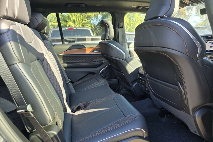 2022 MY23 Jeep Grand Cherokee WL Summit Reserve SUV Image 24
