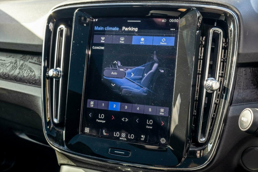 2023 Volvo C40 XK Recharge SUV Image 12