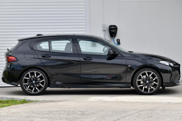 2026 BMW 1 Series F70 120 M Sport Hatch image 3