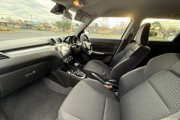 2021 Suzuki Swift GLX SUV Image 15