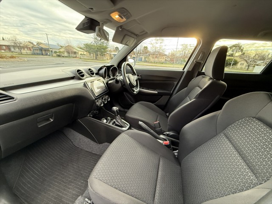 2021 Suzuki Swift GLX SUV Image 15