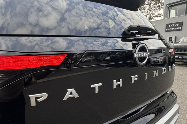 2025 MY24 Nissan Pathfinder R53 Ti-L SUV Image 16