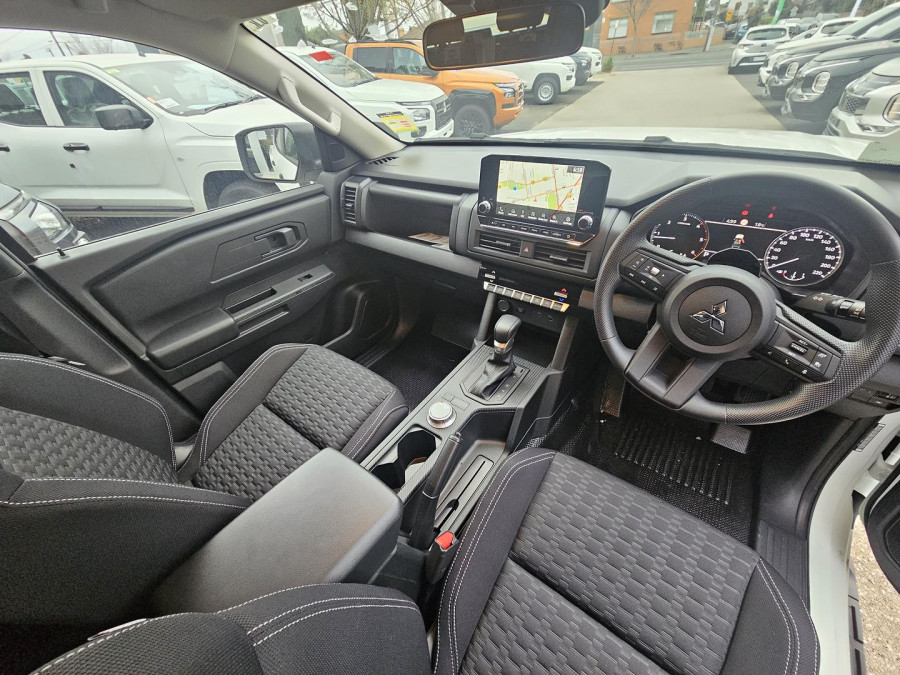 2025 Mitsubishi Triton MV  GLX Cab Chassis Image 30