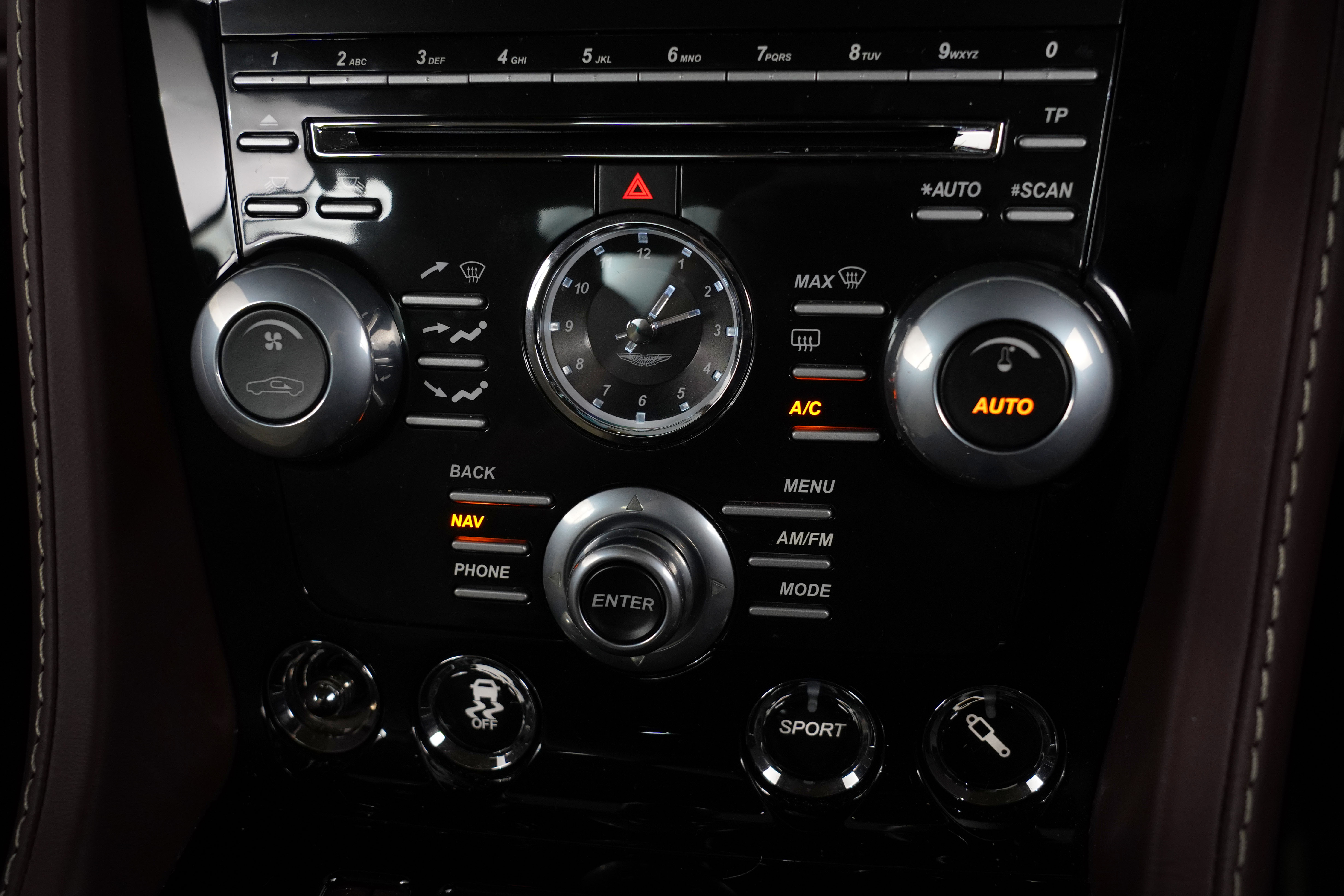 2012 Aston Martin Db9 Sport Edition Coupe Image 28