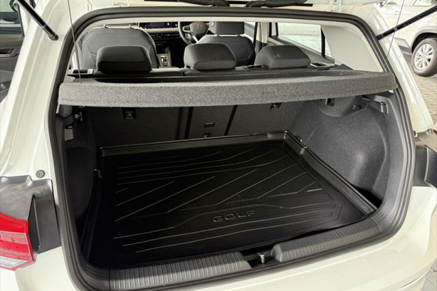 2024 Volkswagen Golf 8 110TSI Life Hatch Image 12