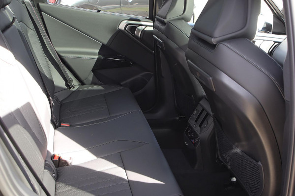 2025 BMW X3 G45 40d xDrive SUV image 9